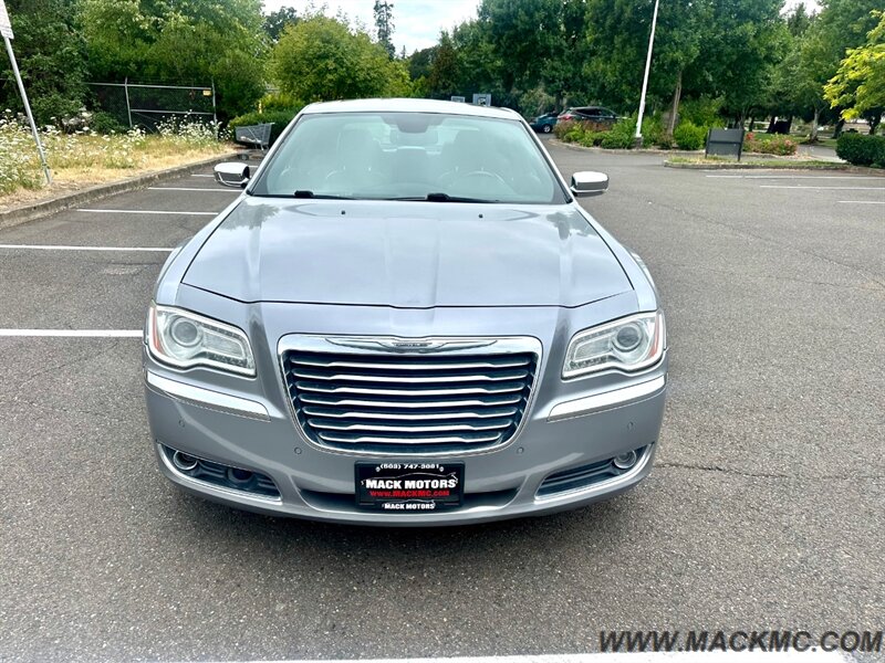 2011 Chrysler 300C Hemi 74k Low Miles - Photo 3 - Hillsboro, OR 97123