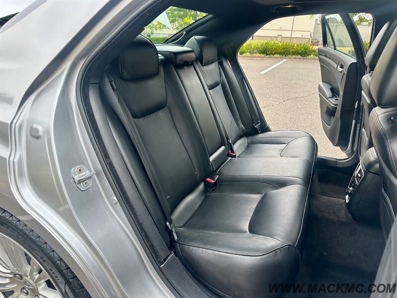 2011 Chrysler 300C Hemi 74k Low Miles - Photo 13 - Hillsboro, OR 97123