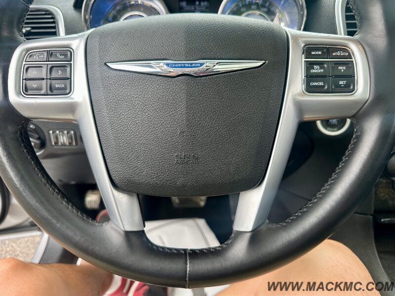 2011 Chrysler 300C Hemi 74k Low Miles - Photo 15 - Hillsboro, OR 97123
