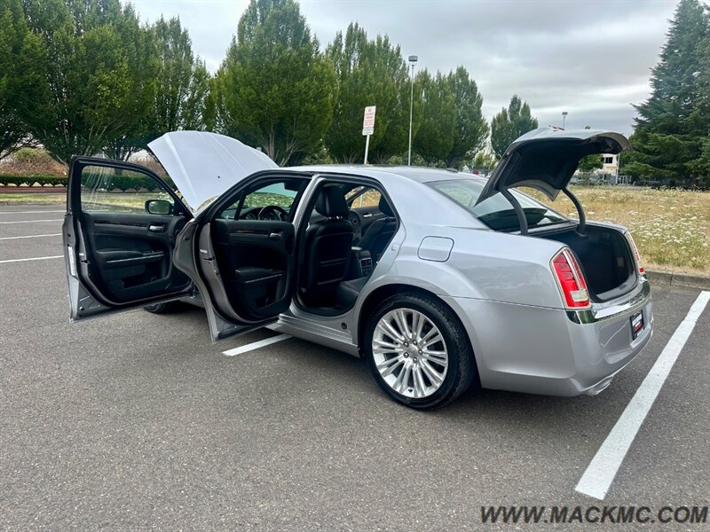 2011 Chrysler 300C Hemi 74k Low Miles - Photo 24 - Hillsboro, OR 97123