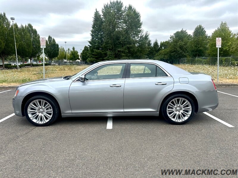 2011 Chrysler 300C Hemi 74k Low Miles - Photo 9 - Hillsboro, OR 97123