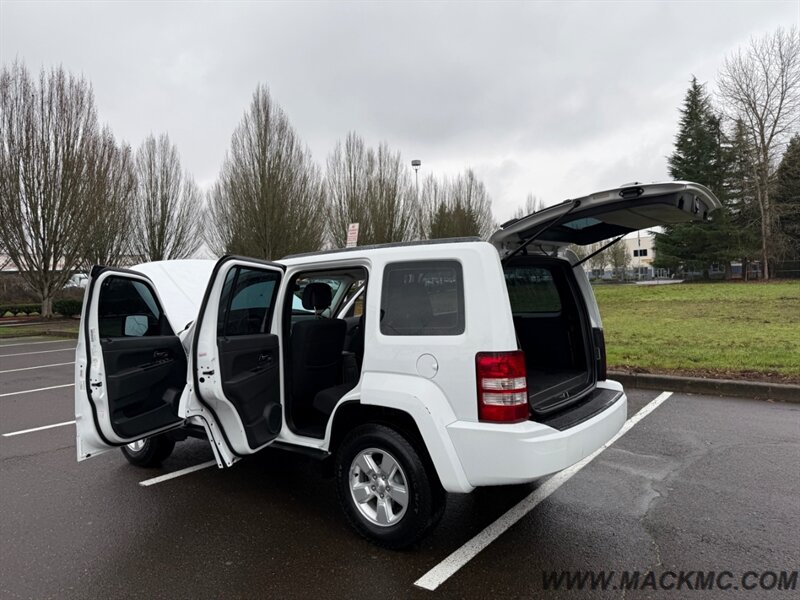 2012 Jeep Liberty Sport 4X4 93k Low Miles 21-MPG - Photo 24 - Hillsboro, OR 97123