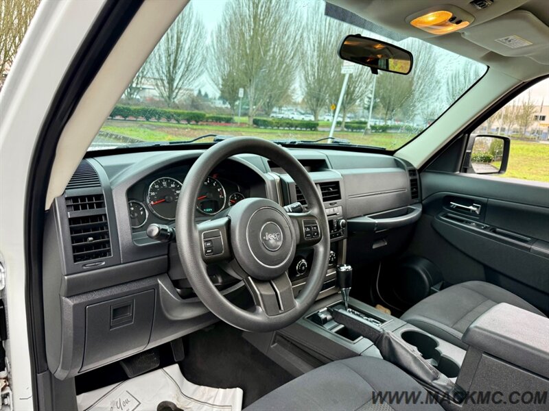 2012 Jeep Liberty Sport 4X4 93k Low Miles 21-MPG - Photo 10 - Hillsboro, OR 97123