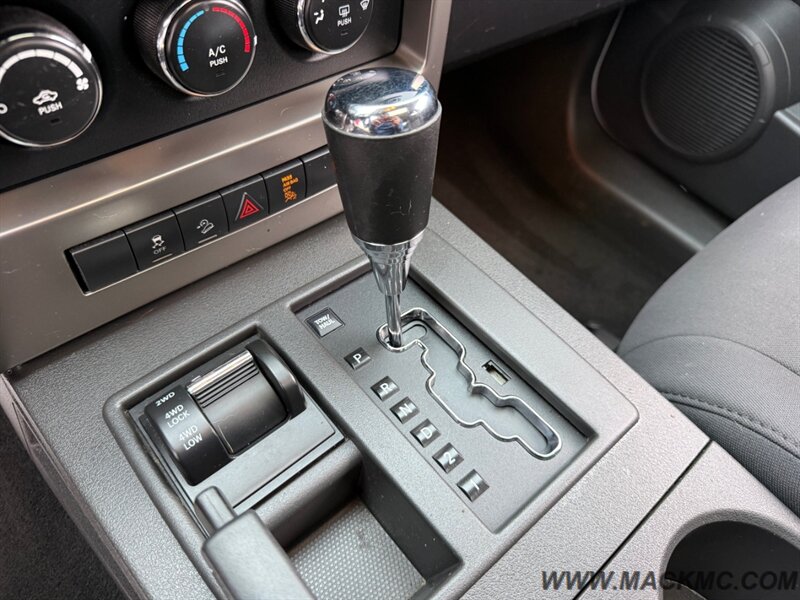 2012 Jeep Liberty Sport 4X4 93k Low Miles 21-MPG - Photo 13 - Hillsboro, OR 97123