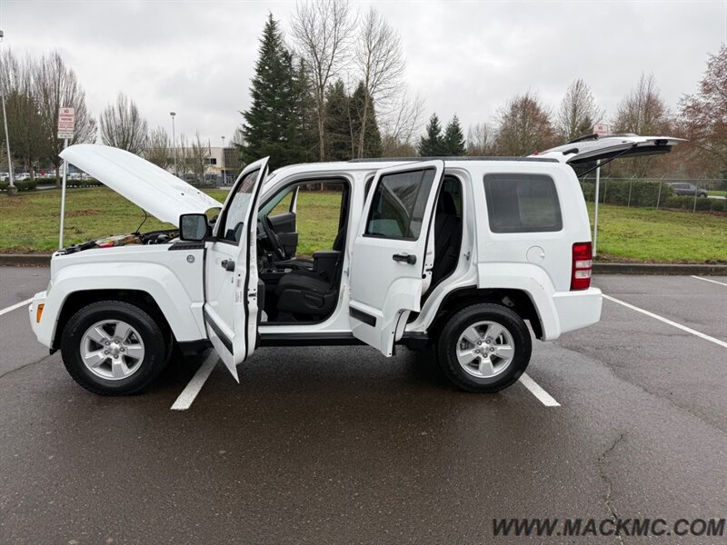 2012 Jeep Liberty Sport 4X4 93k Low Miles 21-MPG - Photo 23 - Hillsboro, OR 97123