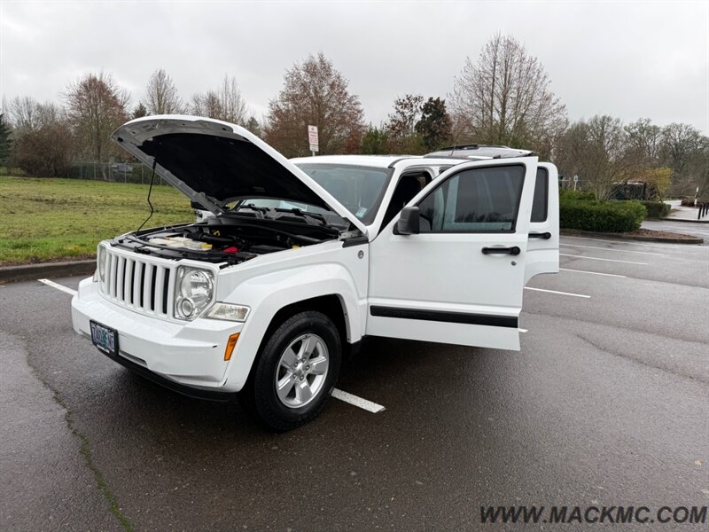2012 Jeep Liberty Sport 4X4 93k Low Miles 21-MPG - Photo 22 - Hillsboro, OR 97123