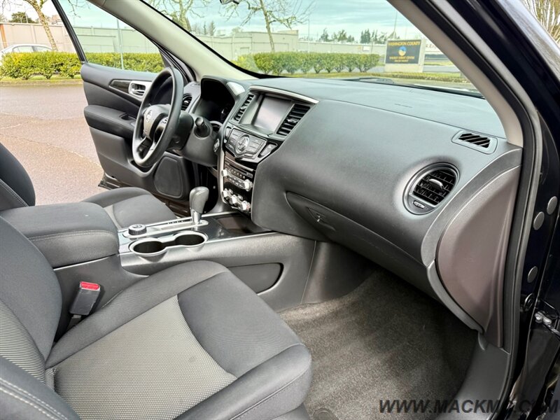 2017 Nissan Pathfinder S   - Photo 2 - Hillsboro, OR 97123