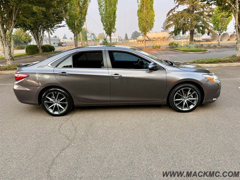 2015 Toyota Camry XSE 1-Owner Leather Moonroof Low Miles - Photo 6 - Hillsboro, OR 97123
