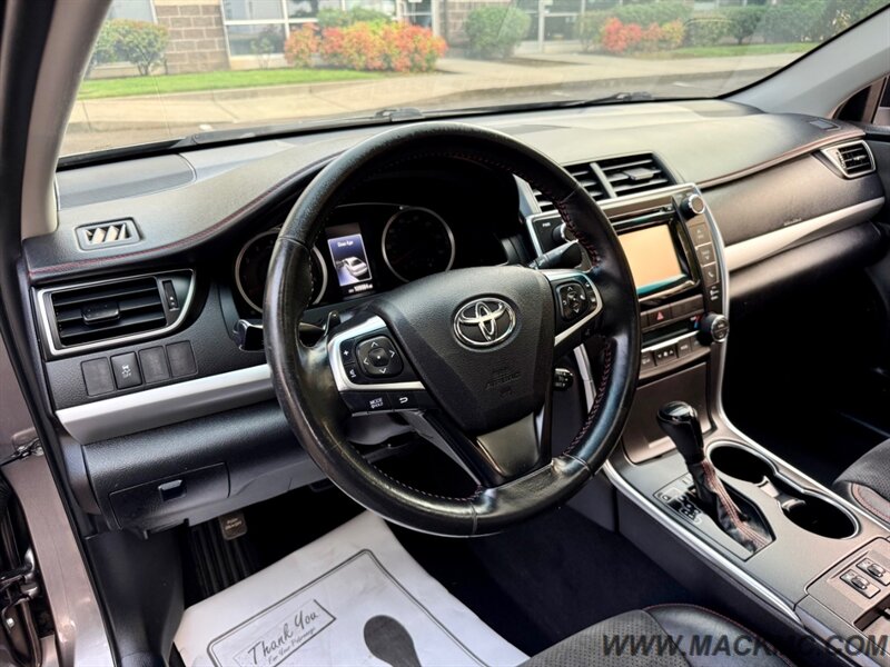 2015 Toyota Camry XSE 1-Owner Leather Moonroof Low Miles - Photo 11 - Hillsboro, OR 97123