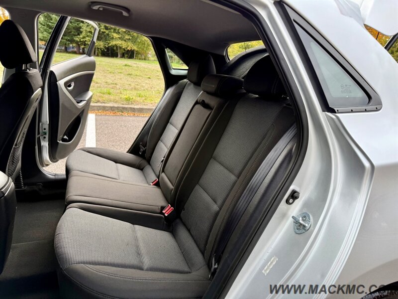2013 Hyundai ELANTRA GT 6-Speed Manual 63K Low Miles 37-MPG - Photo 19 - Hillsboro, OR 97123