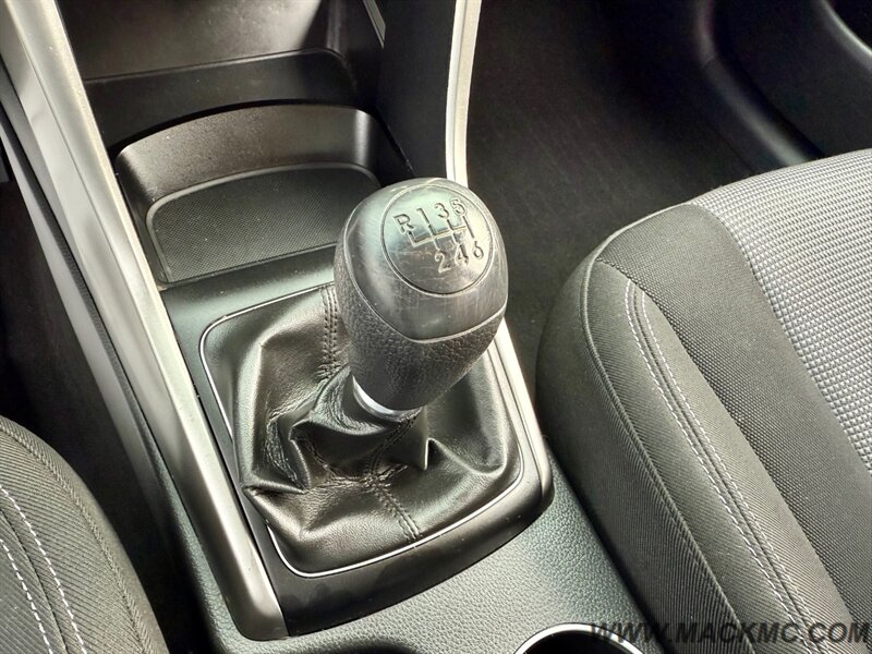 2013 Hyundai ELANTRA GT 6-Speed Manual 63K Low Miles 37-MPG - Photo 16 - Hillsboro, OR 97123