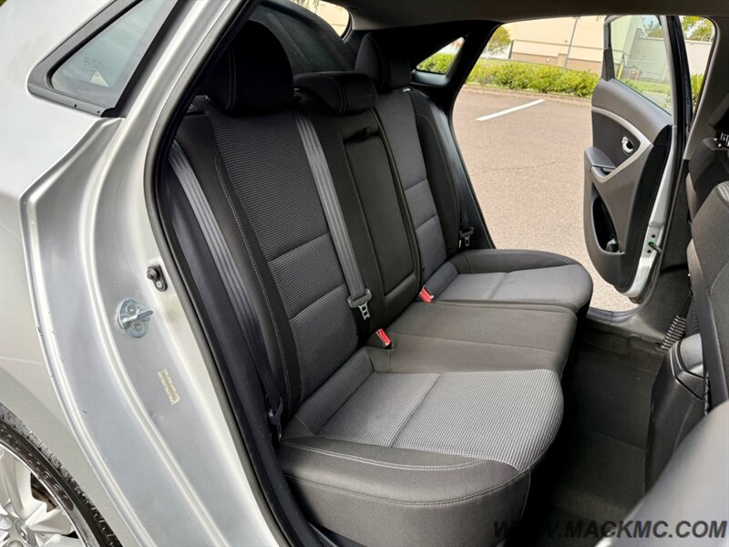 2013 Hyundai ELANTRA GT 6-Speed Manual 63K Low Miles 37-MPG - Photo 18 - Hillsboro, OR 97123