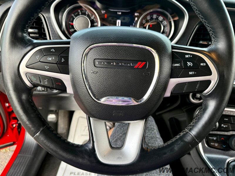 2015 Dodge Challenger SXT Plus Leather Back Up Camera Low Miles - Photo 12 - Hillsboro, OR 97123