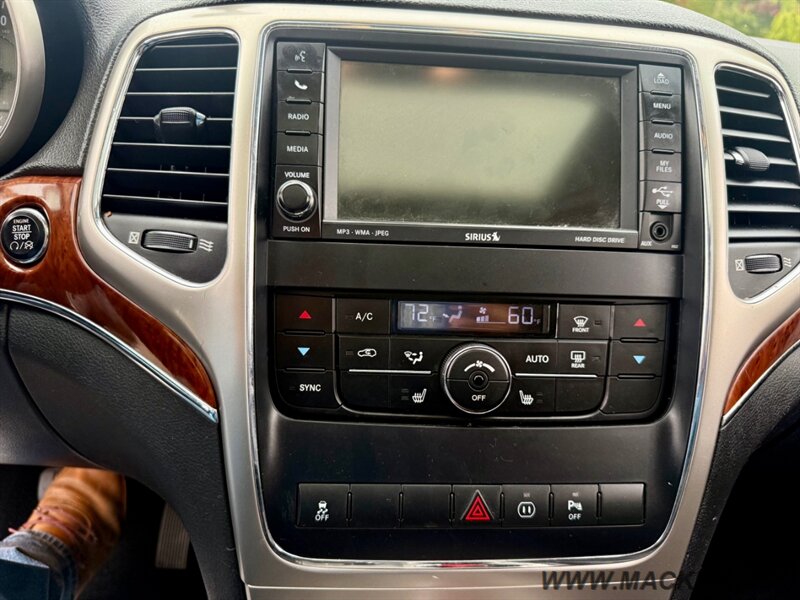 2011 Jeep Grand Cherokee Limited Pano Roof Leather Heated Seats 4X4   - Photo 13 - Hillsboro, OR 97123