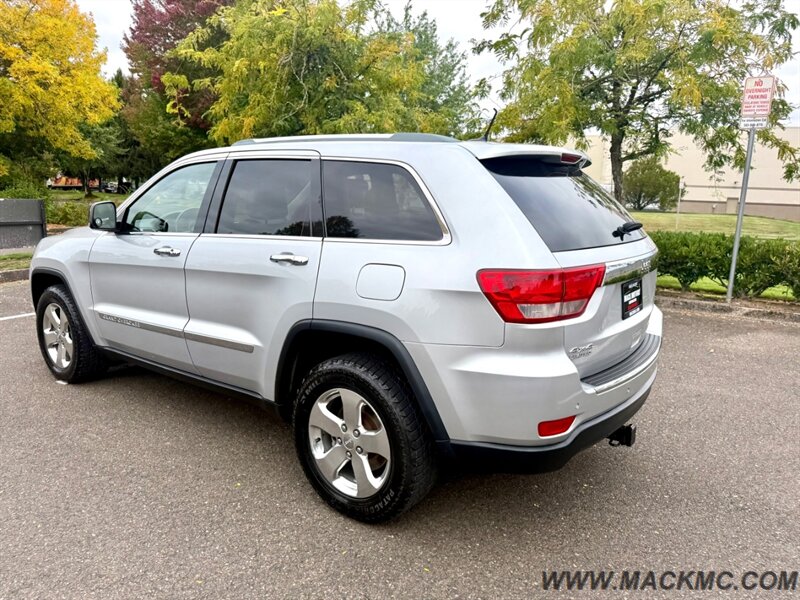 2011 Jeep Grand Cherokee Limited Pano Roof Leather Heated Seats 4X4   - Photo 9 - Hillsboro, OR 97123
