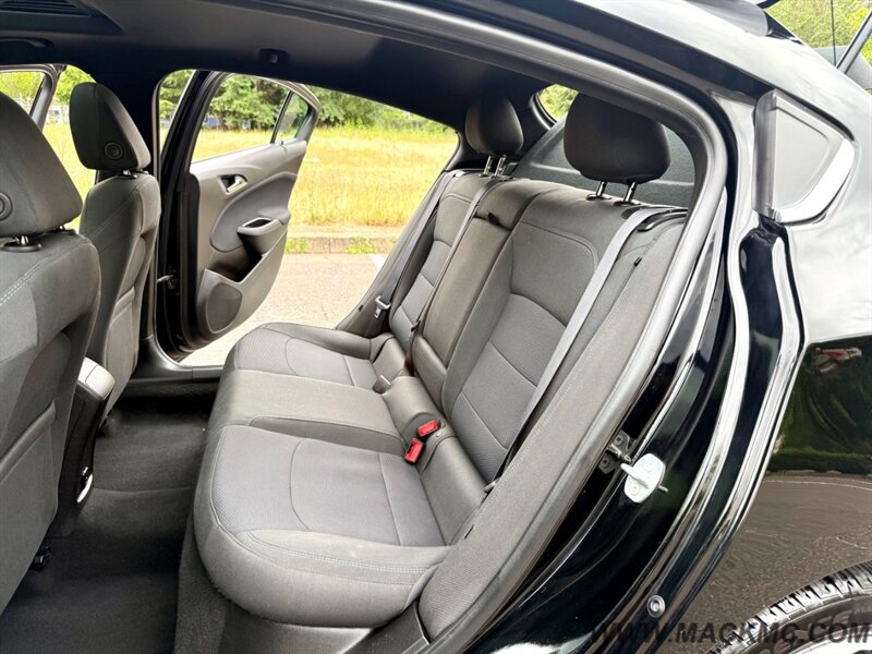 2017 Chevrolet Cruze LT Auto - Photo 13 - Hillsboro, OR 97123