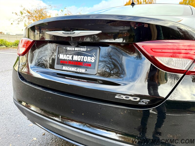 2016 Chrysler 200 S 72K Low Miles Loaded Pano Roof Back Up Cam - Photo 10 - Hillsboro, OR 97123