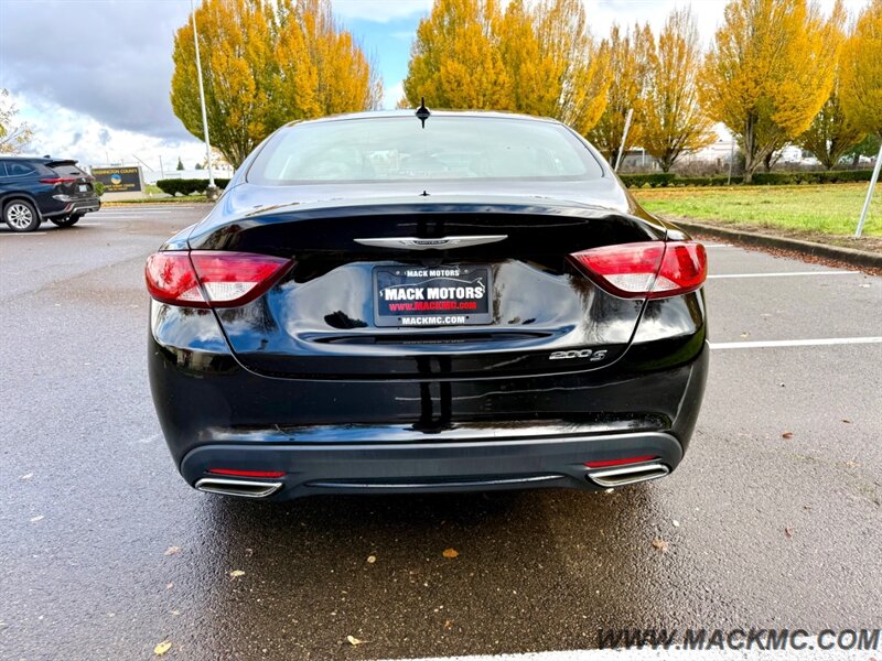2016 Chrysler 200 S 72K Low Miles Loaded Pano Roof Back Up Cam - Photo 9 - Hillsboro, OR 97123