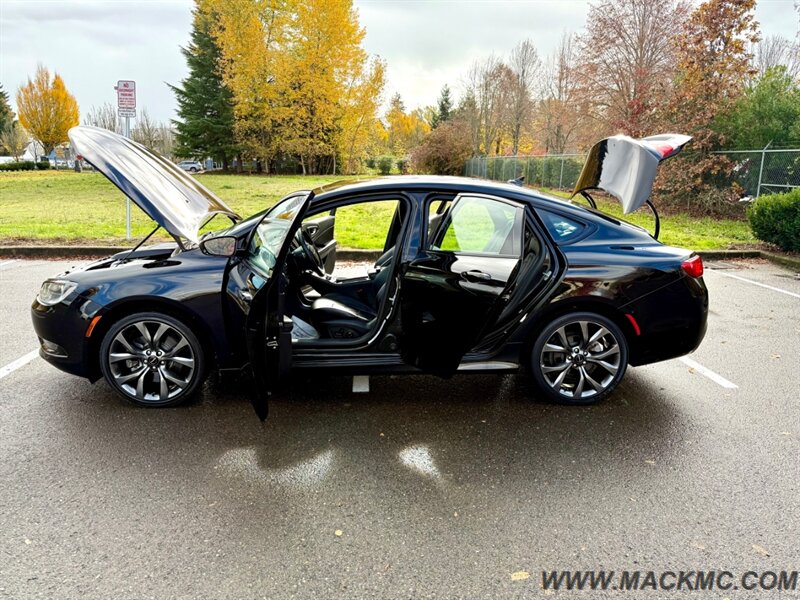 2016 Chrysler 200 S 72K Low Miles Loaded Pano Roof Back Up Cam - Photo 32 - Hillsboro, OR 97123
