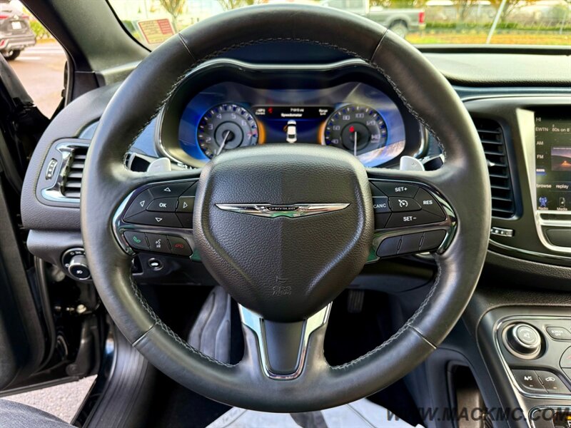 2016 Chrysler 200 S 72K Low Miles Loaded Pano Roof Back Up Cam - Photo 16 - Hillsboro, OR 97123