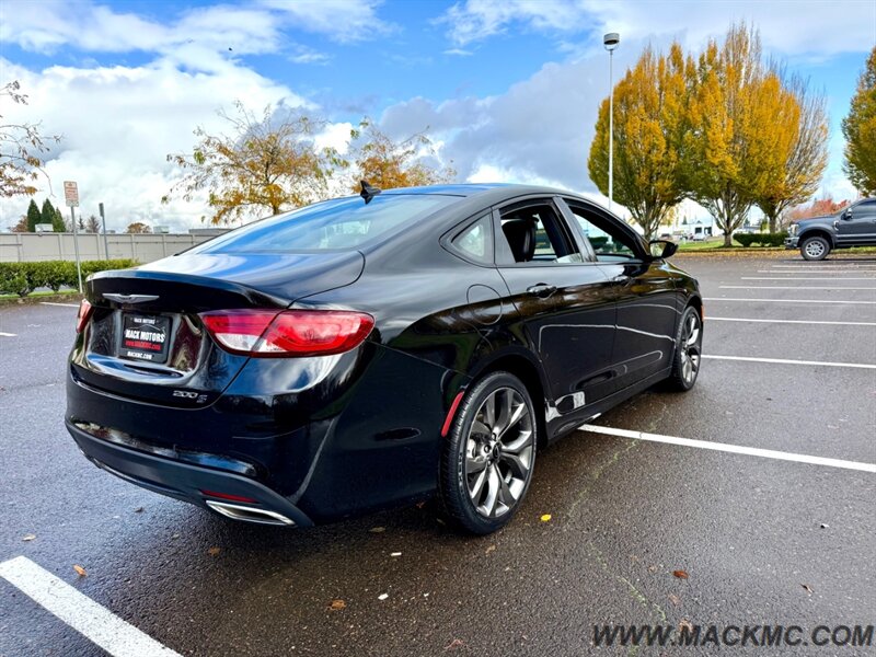 2016 Chrysler 200 S 72K Low Miles Loaded Pano Roof Back Up Cam - Photo 8 - Hillsboro, OR 97123