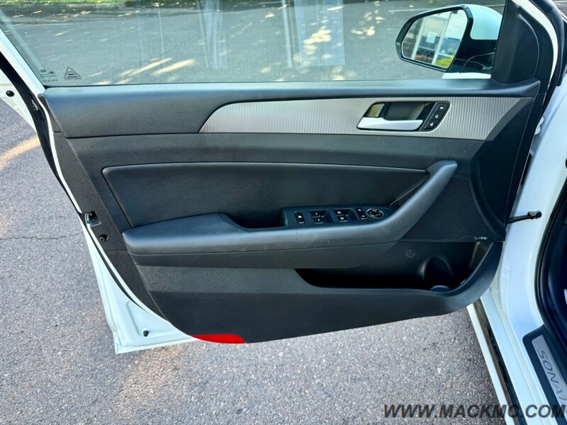 2018 Hyundai SONATA Limited 2.0T   - Photo 26 - Hillsboro, OR 97123