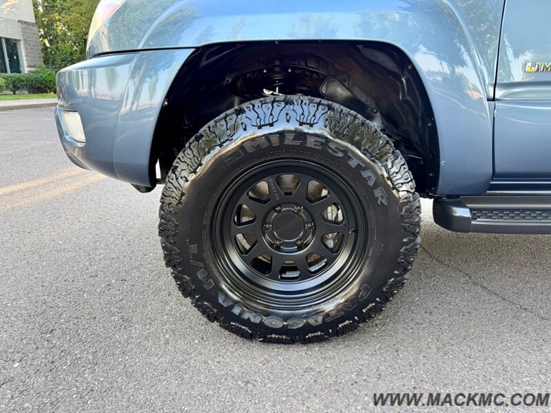 2005 Toyota 4Runner Limited Lifted Premium Wheels Leather Moonroof - Photo 10 - Hillsboro, OR 97123