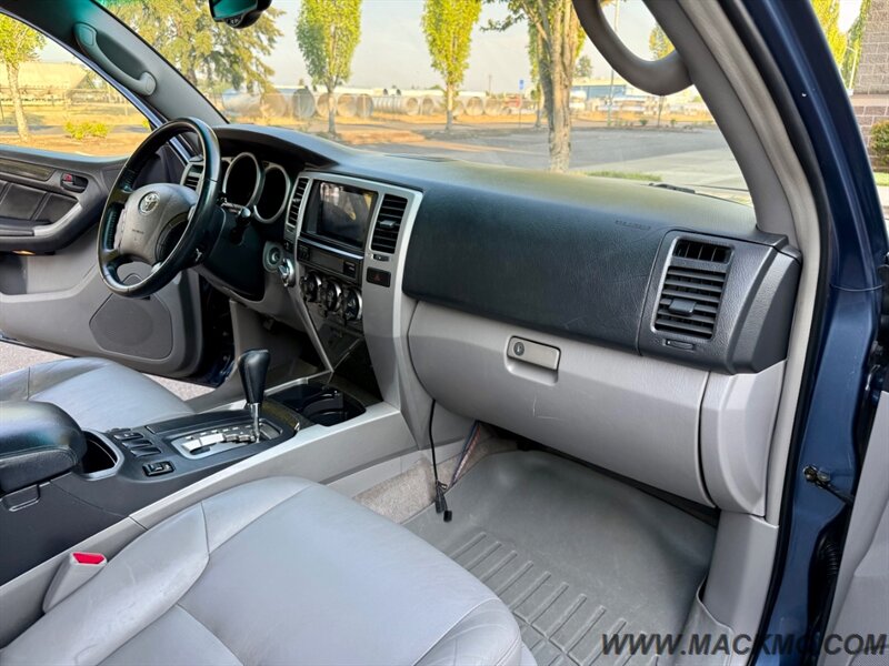 2005 Toyota 4Runner Limited Lifted Premium Wheels Leather Moonroof - Photo 2 - Hillsboro, OR 97123