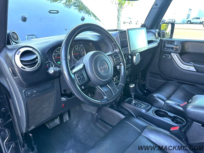 2012 Jeep Wrangler Rubicon   - Photo 2 - Hillsboro, OR 97123