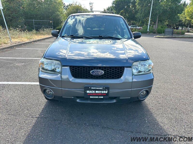 2005 Ford Escape XLT AWD Leather Moonroof Tow PKG - Photo 3 - Hillsboro, OR 97123