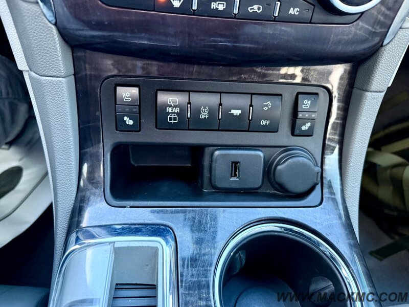2015 Buick Enclave Premium low Miles 3Rd Row Captian Chairs AWD   - Photo 16 - Hillsboro, OR 97123