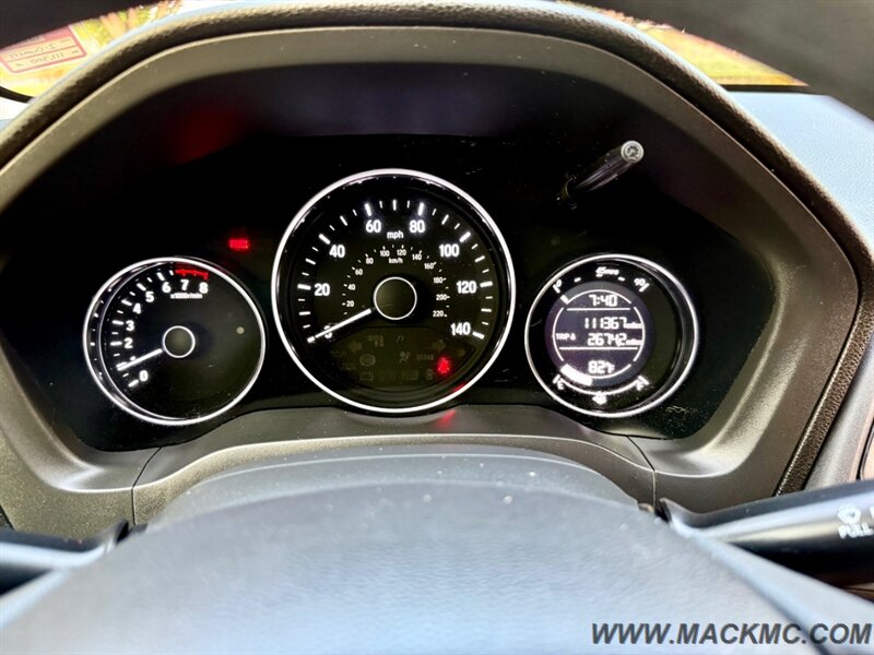 2016 Honda HR-V LX 6-Speed Manual Back Up Camera - Photo 12 - Hillsboro, OR 97123