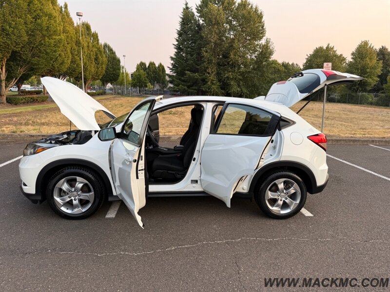 2016 Honda HR-V LX 6-Speed Manual Back Up Camera - Photo 28 - Hillsboro, OR 97123