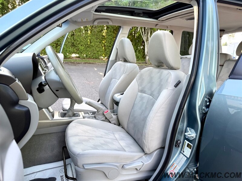 2009 Subaru Forester 2.5 X Premium 5-Speed Manual Pano Roof AWD   - Photo 12 - Hillsboro, OR 97123
