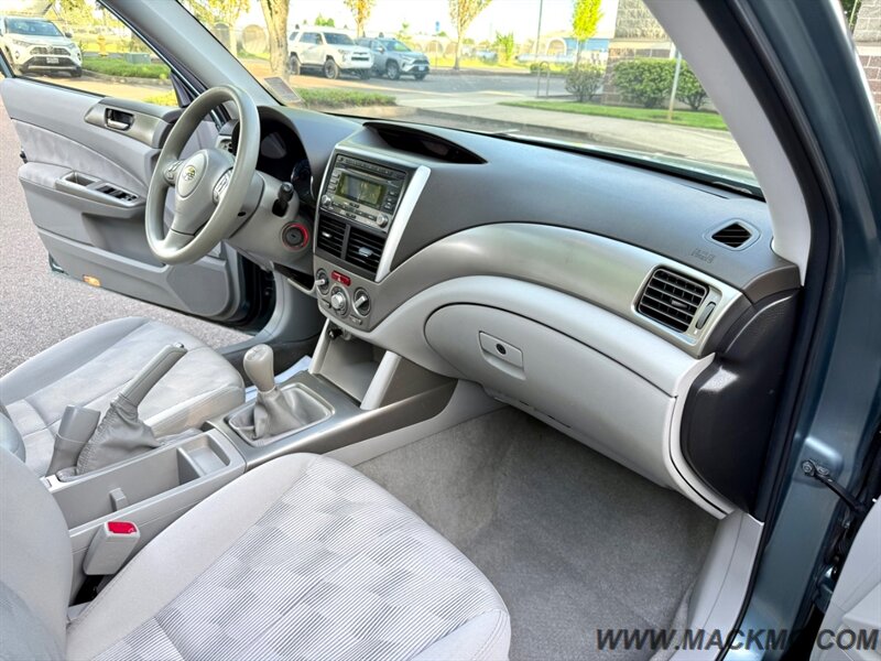 2009 Subaru Forester 2.5 X Premium 5-Speed Manual Pano Roof AWD   - Photo 2 - Hillsboro, OR 97123