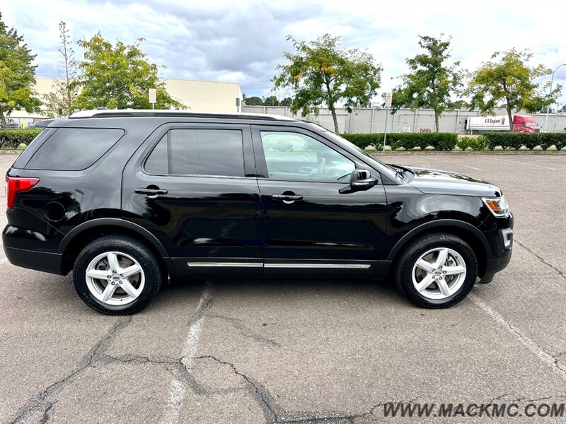 2017 Ford Explorer XLT   - Photo 7 - Hillsboro, OR 97123