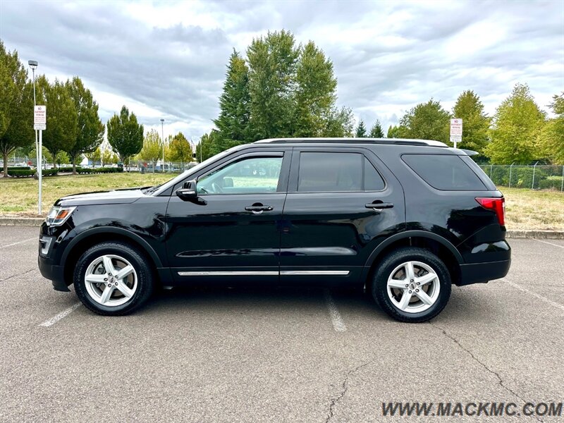 2017 Ford Explorer XLT   - Photo 4 - Hillsboro, OR 97123