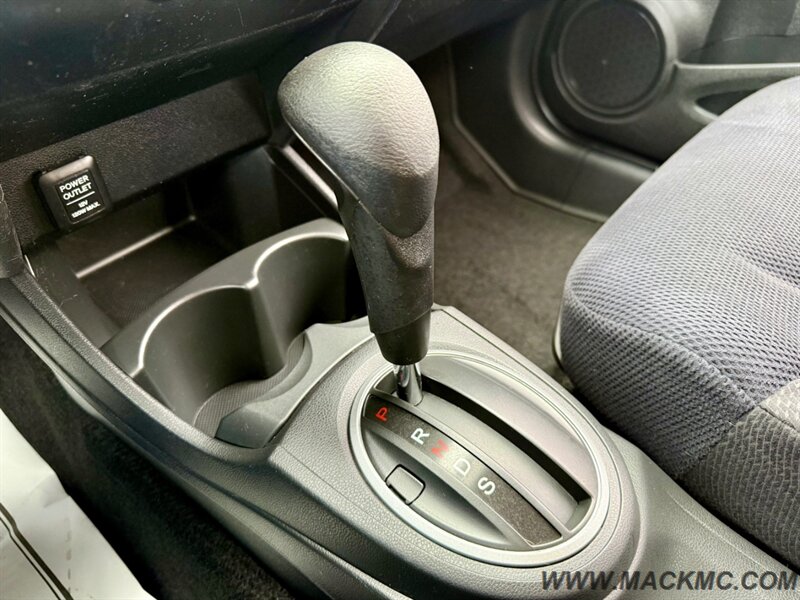 2013 Honda Fit Sport Automatic 87K Low Miles 33-MPG   - Photo 14 - Hillsboro, OR 97123