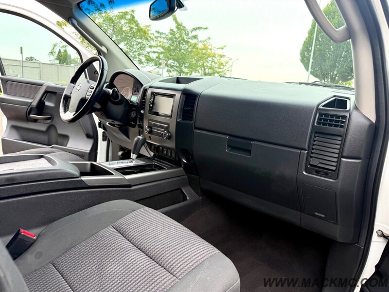 2010 Nissan Titan SE CrewCab  4x4 V8 Tow PKG   - Photo 2 - Hillsboro, OR 97123