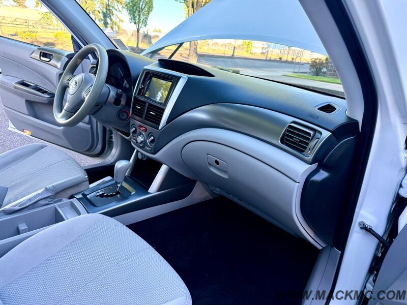 2012 Subaru Forester 2.5X Premium 1-Owner AWD - Photo 2 - Hillsboro, OR 97123