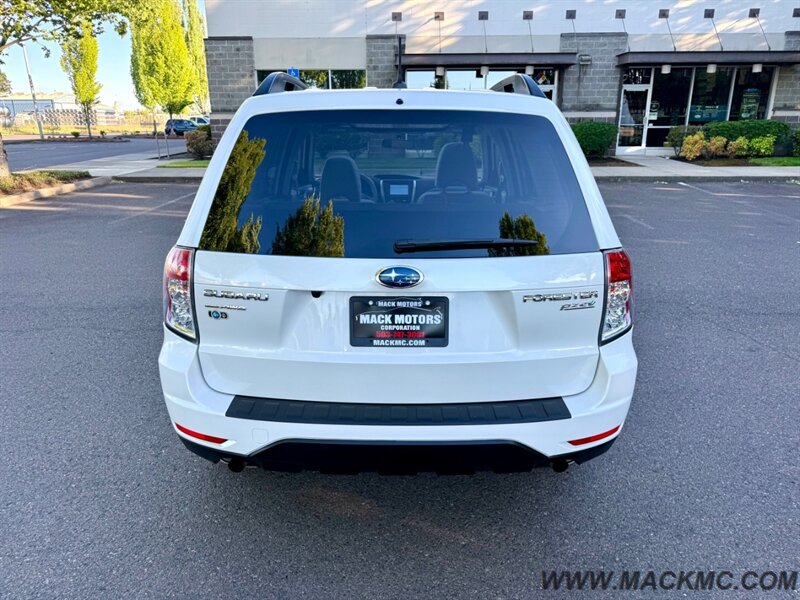 2012 Subaru Forester 2.5X Premium 1-Owner AWD - Photo 8 - Hillsboro, OR 97123