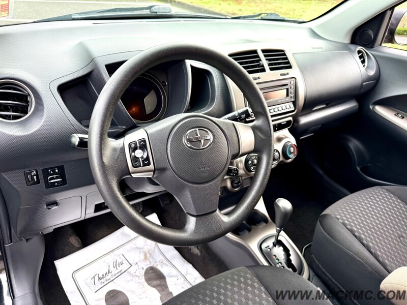 2011 Scion xD Automatic 85K Low Miles hatchback 33-MPG - Photo 10 - Hillsboro, OR 97123