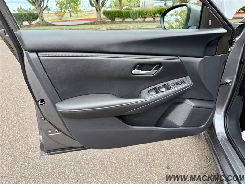 2025 Nissan Sentra SV 1-Owner 7K Low Miles 40-MPG   - Photo 27 - Hillsboro, OR 97123