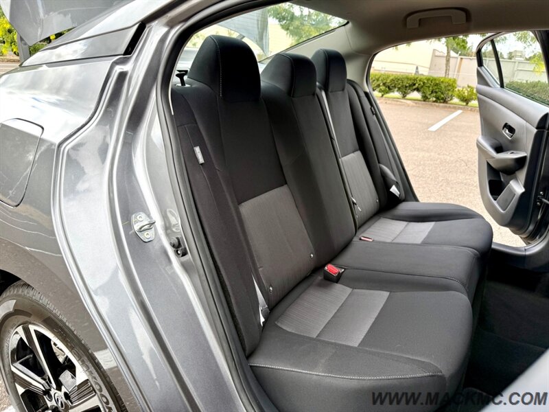 2025 Nissan Sentra SV 1-Owner 7K Low Miles 40-MPG   - Photo 21 - Hillsboro, OR 97123