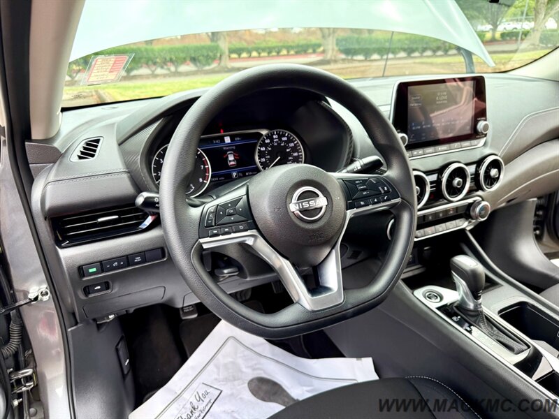 2025 Nissan Sentra SV 1-Owner 7K Low Miles 40-MPG   - Photo 11 - Hillsboro, OR 97123