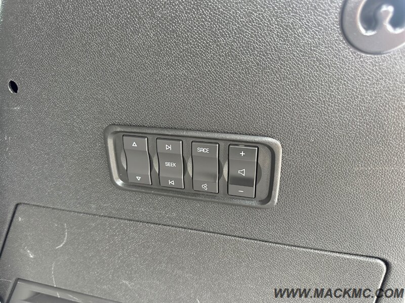 2012 GMC Acadia Denali Dual Roof 3RD Row Seat Back Up camera   - Photo 24 - Hillsboro, OR 97123
