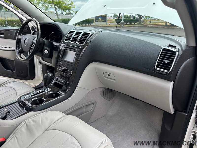 2012 GMC Acadia Denali Dual Roof 3RD Row Seat Back Up camera   - Photo 2 - Hillsboro, OR 97123
