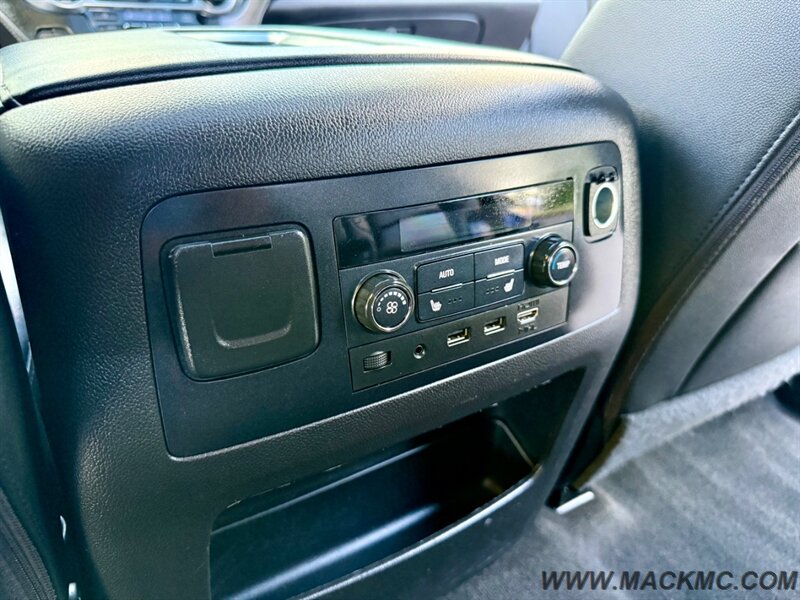 2017 Chevrolet Tahoe Premier Loaded Leather DVD Back Up Camera - Photo 27 - Hillsboro, OR 97123