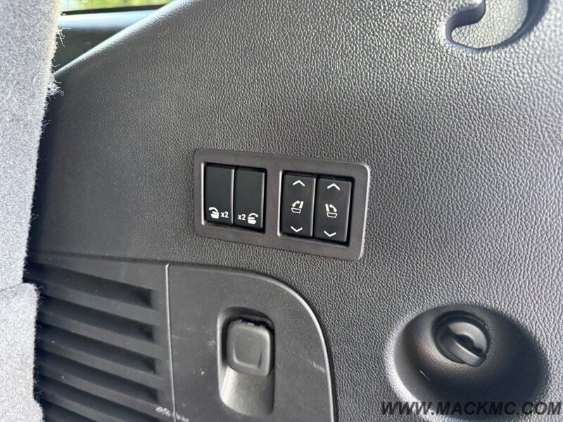 2017 Chevrolet Tahoe Premier Loaded Leather DVD Back Up Camera - Photo 30 - Hillsboro, OR 97123