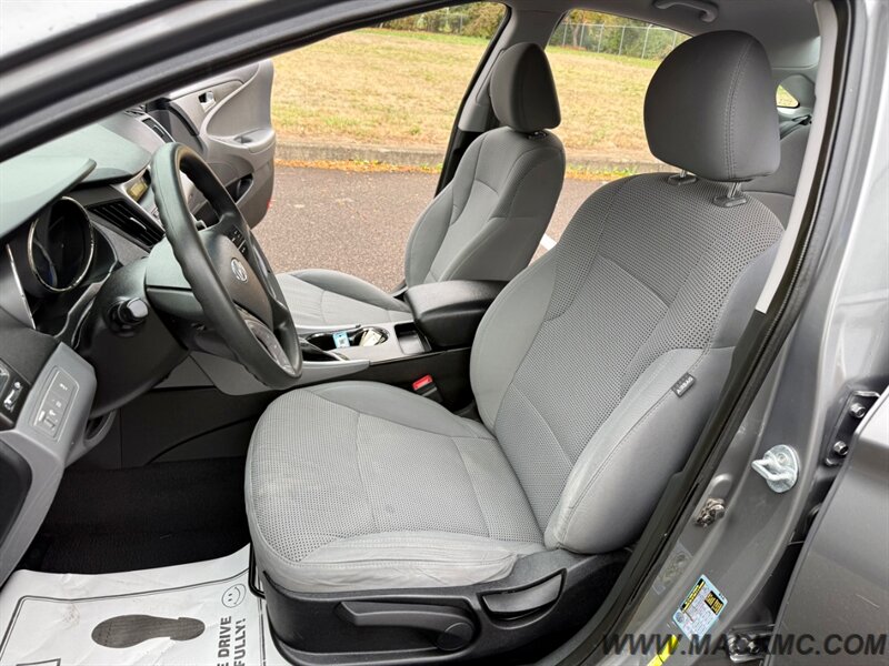 2013 Hyundai SONATA GLS Newer Tires 35-MPG   - Photo 15 - Hillsboro, OR 97123